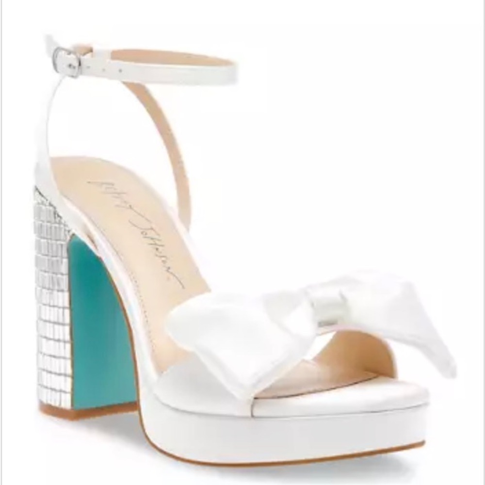 NWT Betsy Johnson Dawn Platform Sandal Heel Ivory